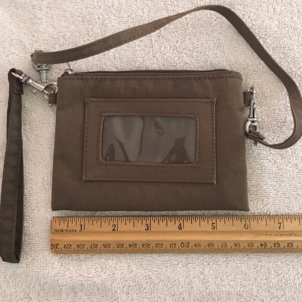 *SOLD ON MERCARI* NWOT Baggallini Wristlet/Wallet